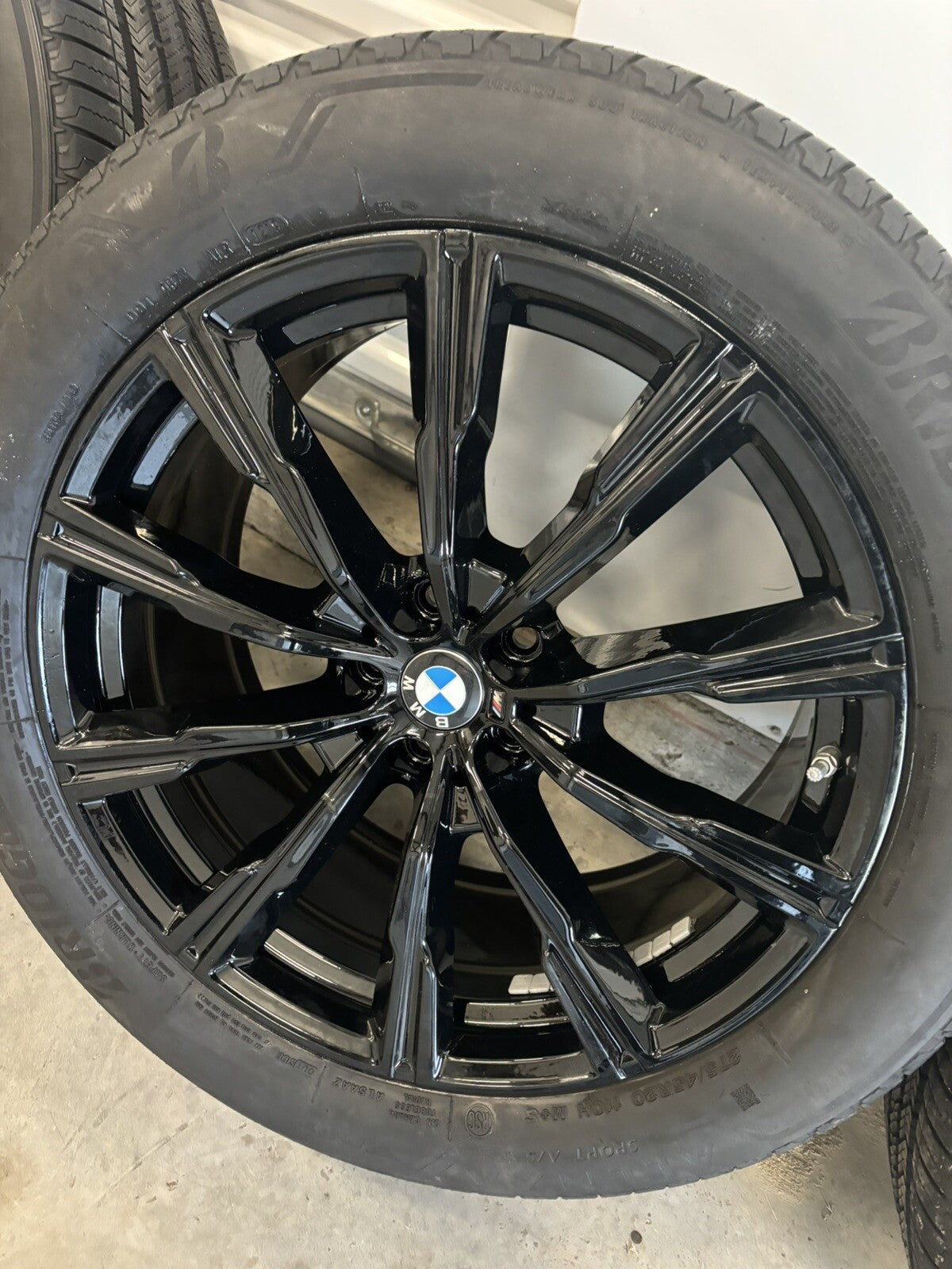 546961