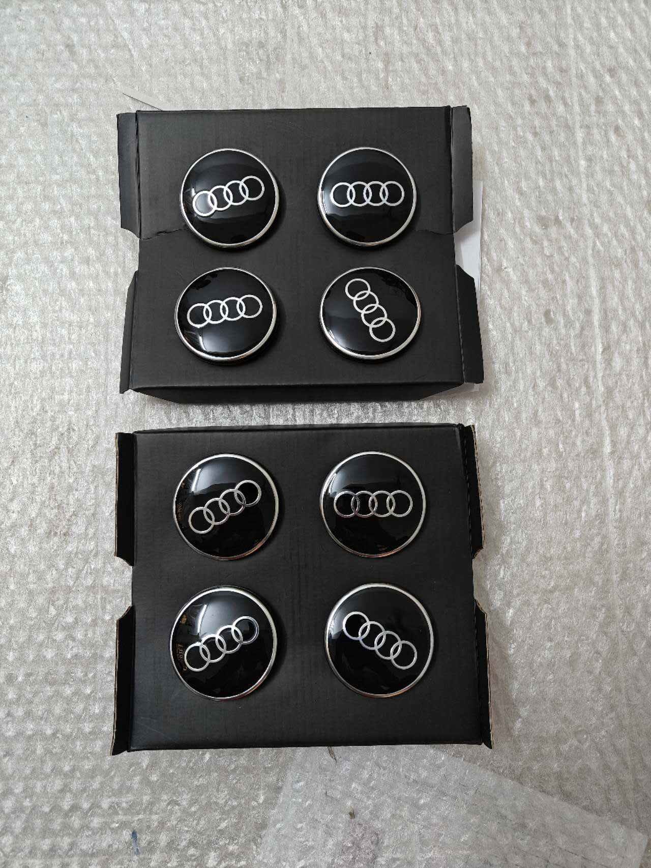 Dynamic Floating Center Caps "Audi Rings" - Audi / R8 A7 A6 RS5 4M8071006A